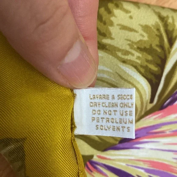 Gucci Scarf - Picture 6 of 6